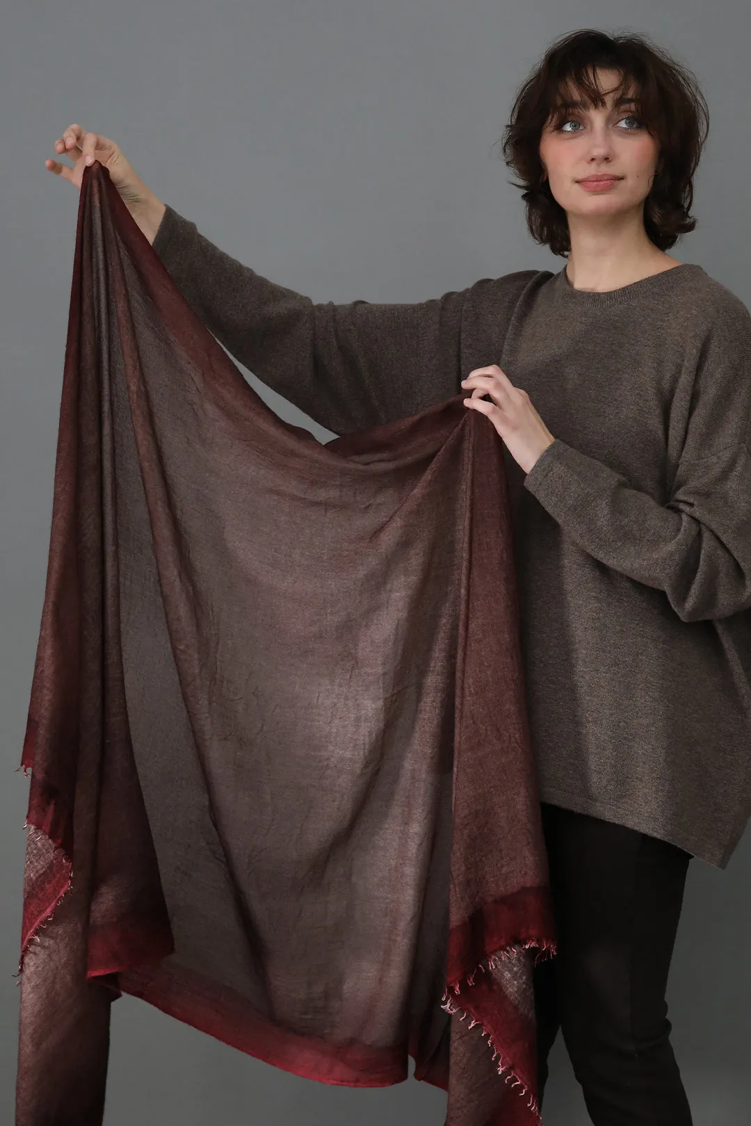 CHOCOLATE BORDEAUX SCARF IN HAND DYED CASHMERE